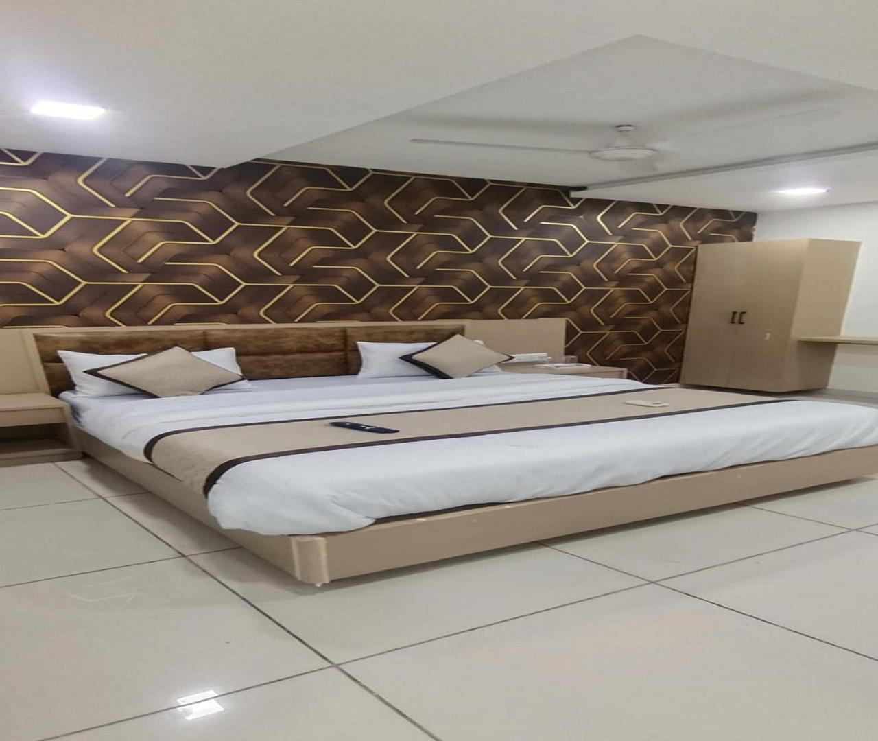 Hotel Nest View Amhedabad Dış mekan fotoğraf