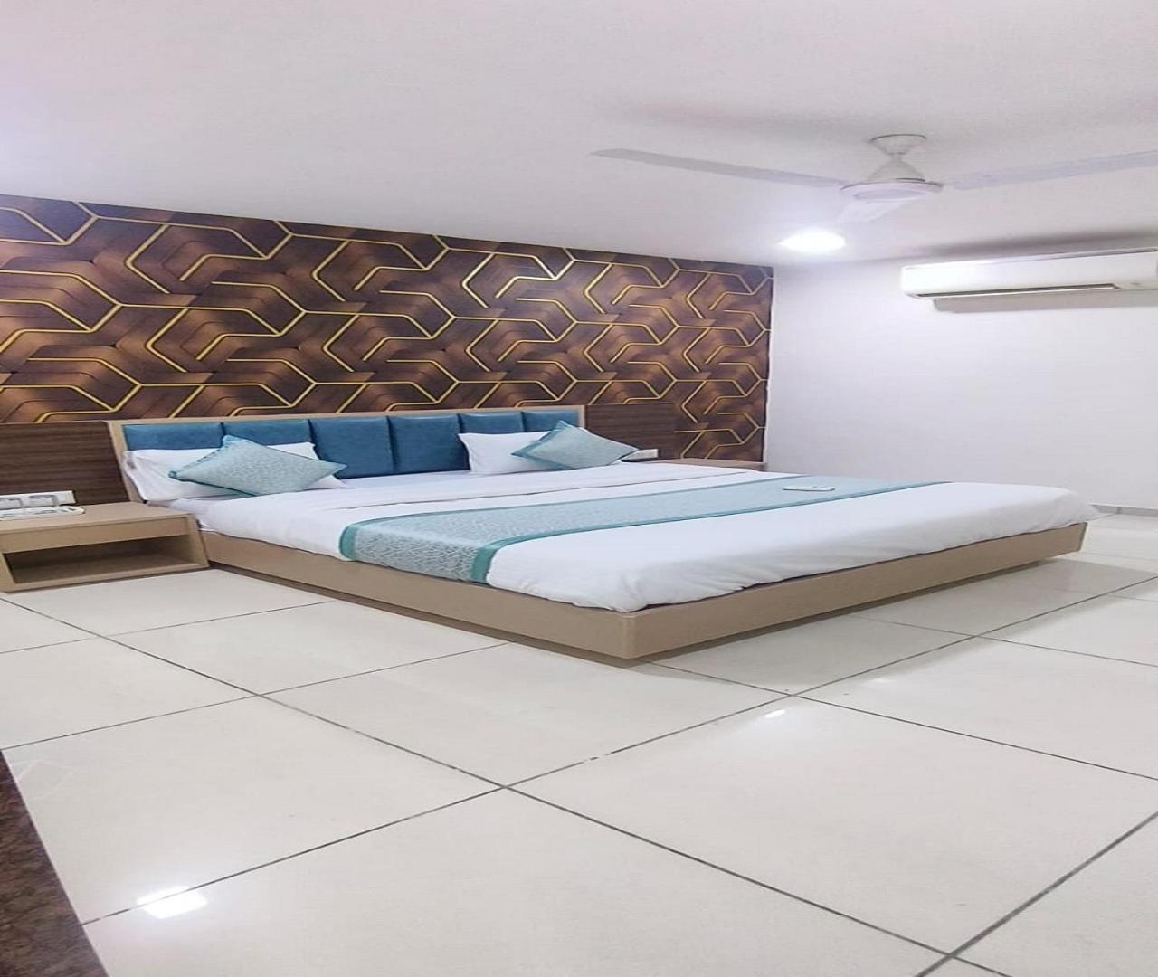Hotel Nest View Amhedabad Dış mekan fotoğraf