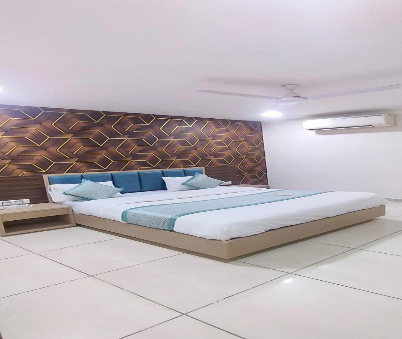 Hotel Nest View Amhedabad Dış mekan fotoğraf